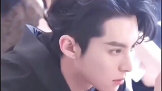 โปรดอย่าพูดถึงความงามของฉัน Wang Hedi หล่อมาก