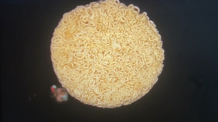 Little cutie, stop being sad—let me take you to see the moon!