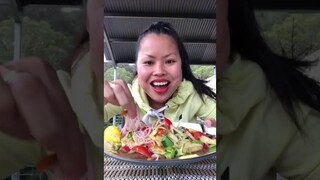 ไลฟ์ในYouTube ครั้งแรกกับตำกุ้งสดค่ะ😁😋👍