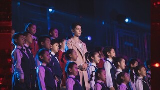 Xiao Zhan sang with children to cheer for the Winter Olympics