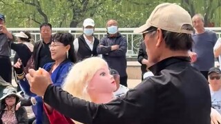 لكل شخص حبه الخاص بالأرض