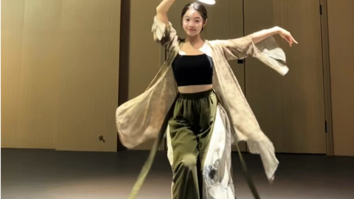 “你像绝世牡丹遗落画轴里”《洛春赋》