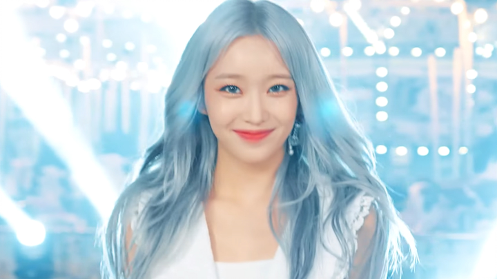เวอร์ชันเต้นเฉพาะของเพลงใหม่ STAYC “Bubble” ที่สวนสนุก Lotte World!