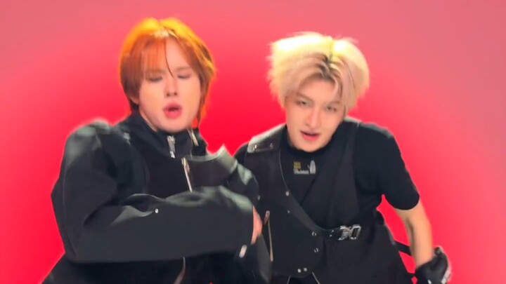 ดูเพลินมาก! TWS ฮันจีฮุน กับ อีคยองมิน ท้าเต้นเพลง HSKT 250925 หัว ไหล่ หัวเข่า นิ้วเท้า