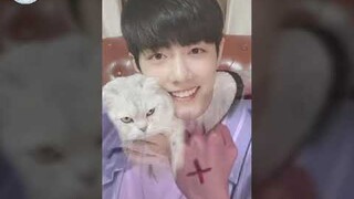 Bác Quân Nhất Tiêu- Giống nhau sương sương thôi các bác ạ