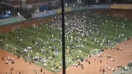 جامعة داليان للملاحة البحرية: حشد يتابع إعلان الحب في مشهد واقعي يشبه "مسرحية أمراء الممالك"!