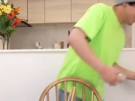 Funny stress relief, Da Lei’s healing vibes.