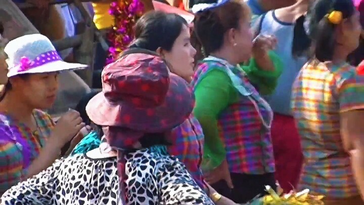 ၁၃ရရ မီးပုံပွဲ(ခ)အ်ှေဒါန် ရောသမမွှေ ဗီဒီယိုရွှေယဉ်ထော