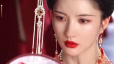 Wow! How come she looks so good in ancient costumes?