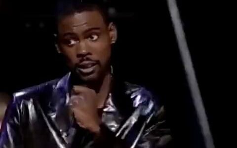 Stand-up Comedy: Kalau senjata api tak bisa dilarang, bagaimana kalau kita ganti strategi dan melara