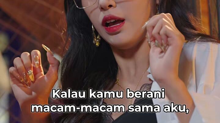 terjebak bersama bos cantik eps8