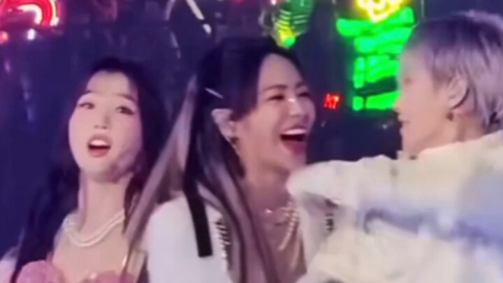 The 9 concert Yu Xin was happy