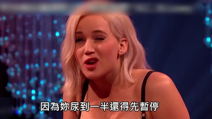 Giáo sư X tranh thủ lúc Jennifer Lawrence đang đứng đi vệ sinh thì dùng súng bắn bi tấn công cô bé J