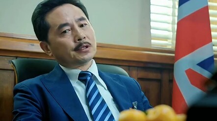 แม่กับลูกชายถูกจับขณะลักลอบข้ามแดน แต่ไม่คาดคิดว่าหนุ่มคนนี้กลับรู้สึกว่าครอบครัวของลุงอาจช่วยพวกเขา