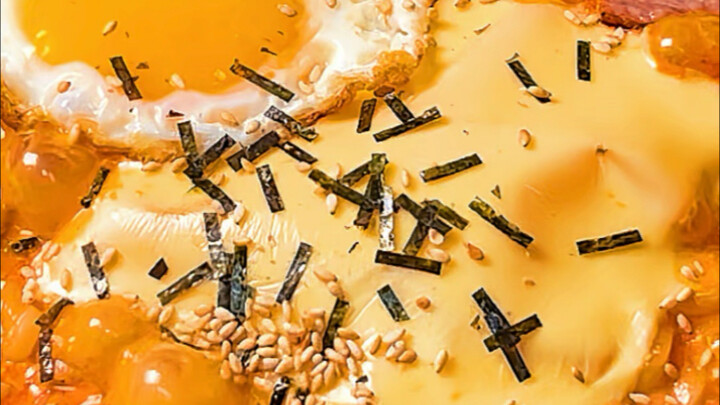 Bloger mì ăn liền theo phong cách nuôi dưỡng ngày 1 | Mì gà cay siêu cay phô mai