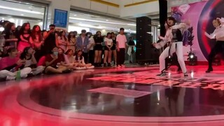 Tôi đã cố gắng hết sức để tái tạo lại bộ trang phục mà Taemin đã không sử dụng cho bài hát của mình.