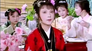 当初连当票都不认识的闺阁小姐，最后却在船上高喊着“赎我”