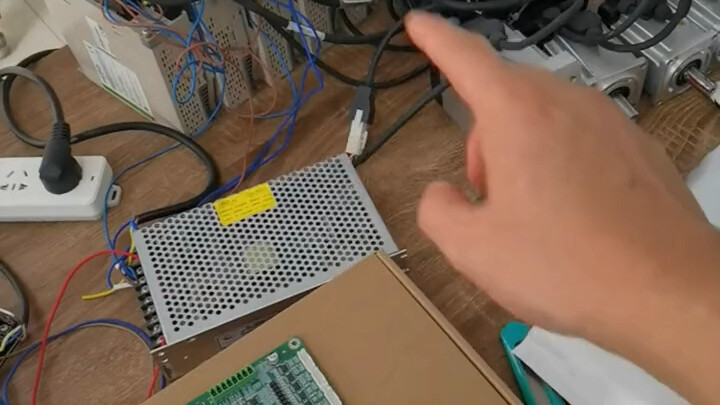 Free six-axis pulse controller software based on the CODESYS platform, featuring a fully Chinese-lan