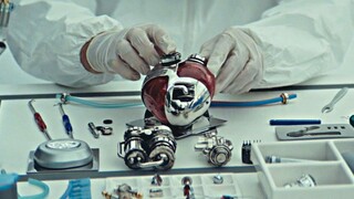 In 2060, when rich people get sick, they can replace their organs at will to prolong their lives, wh