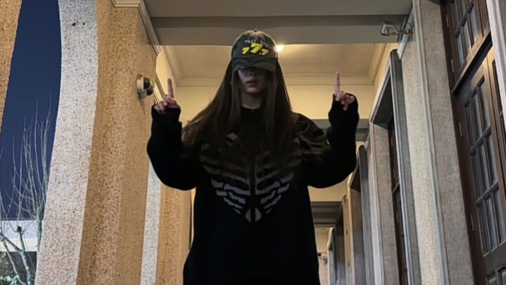 这就是SMTOWN又callback的Lucifer吗？真是一场酣畅淋漓的左右脑发育挑战…