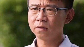 小伙的实诚打动了领导，决定让他在食堂卖烤肠 "大考 ”