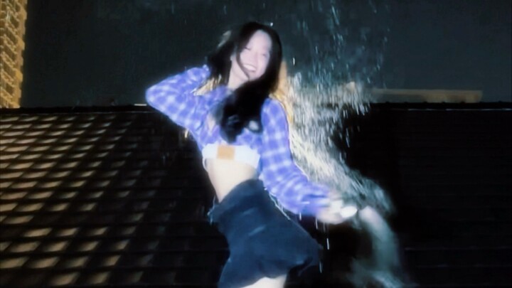 ถ้าฉันสามารถเป็นนางเอกละครเกาหลีได้ ฉันจะเริ่มจากการเต้น One Spark Summer Night Dance