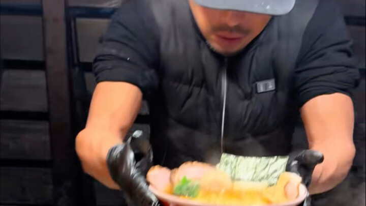 ราเม็งข้างทางสุดยอดที่ได้รับความนิยมที่สุดในโตเกียว 🍜
