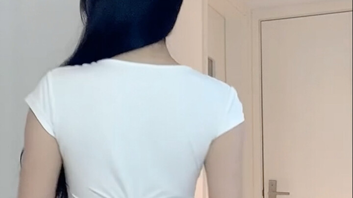 Ikan Maruko (Celana Pendek, Gadis Cantik Menari Seksi)