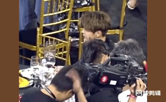 【Lu Han】Lihat cara Lu Ge bergaul dengan aktor pria, penampilannya bikin cowok dan cewek sama-sama te