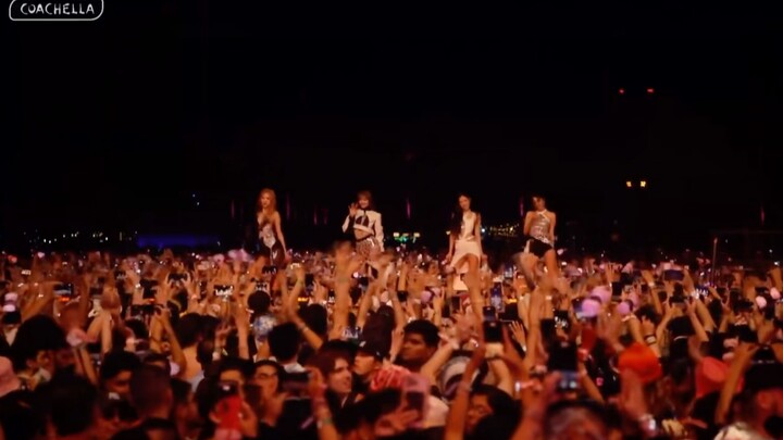 ฉันยกให้เพลงนี้เป็นเวอร์ชันแบล็กพิงก์ของ “难忘今宵”