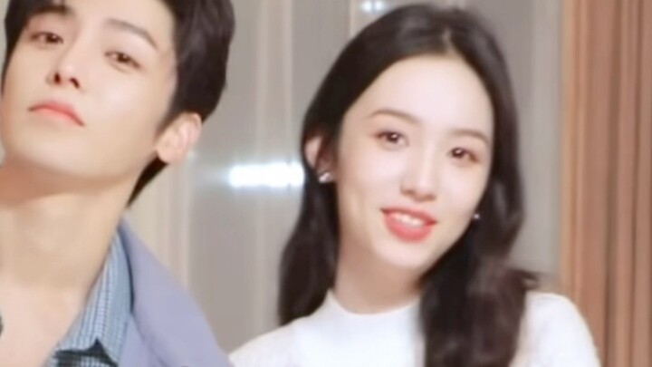 Zhou Ye and Hou Minghao are showing off their love~