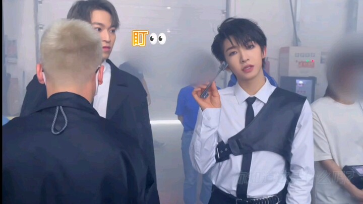 【ฮ่าวอวี่】ช็อก!! บอกรักต่อหน้ากล้อง | ประตูตู้ไม่ติดแล้ว