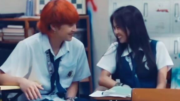 tumabi si jayjay kay yuri ang so sweet #Jayri💓