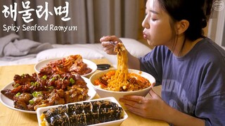 Real Mukbang:) Real Spicy Seafood Ramyun (ft.Spicy Jokbal, Gimbap) ☆ Korean Market Tour