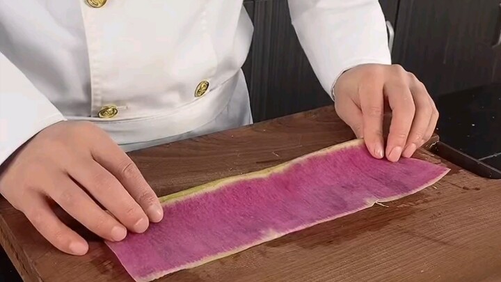 الشيف الصيني لم يستطع التحكّم في نفسه: هل يمكن لمهارته في تقطيع الطعام أن تضاهي مهارات ميشلان؟