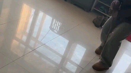 عدت إلى المنزل وتظاهرت بأنني متسول وكدت أتعرض للضرب