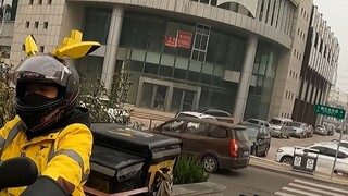 عامل التوصيل: هل تُحبني؟ لماذا تُتابعني دائمًا؟