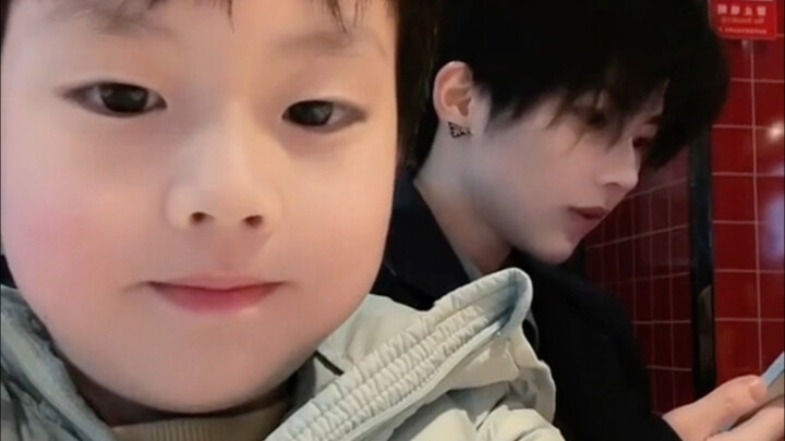 เห็นลูกชายกลายเป็นคนไม่เอาไหน…