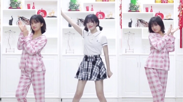 [Miaoxia] Turning the thumbs-up into a cute style ( ̀⌄ ́) – Pajama Party