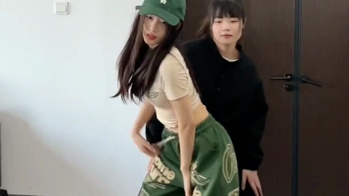 Saya mendukung Universitas Normal Tiongkok Tengah! #insanitycrew #tantangan dukungan lempar poster k