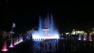 Dancing fountain so cool!