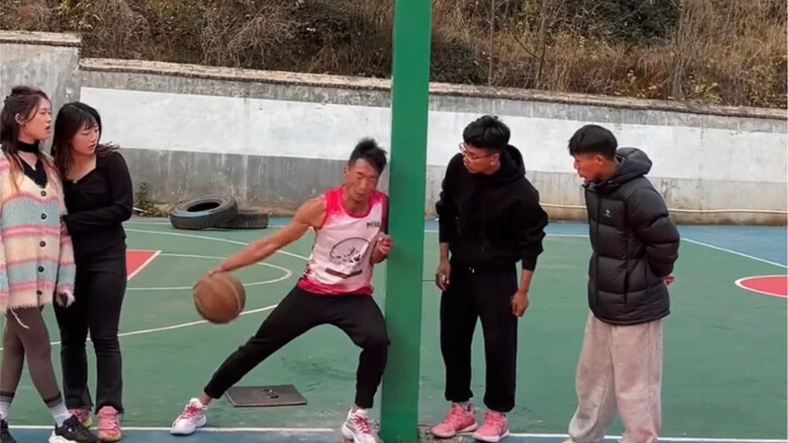 Anh bạn, tôi sẽ cho cậu hàng trăm triệu điểm đối kháng!!!