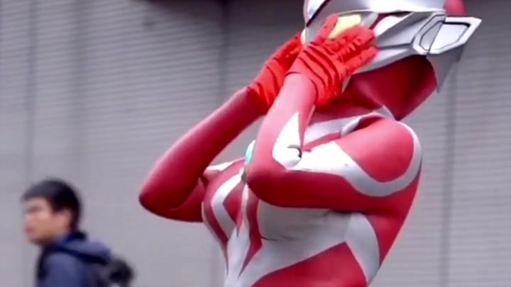 Ultraman has a girl?