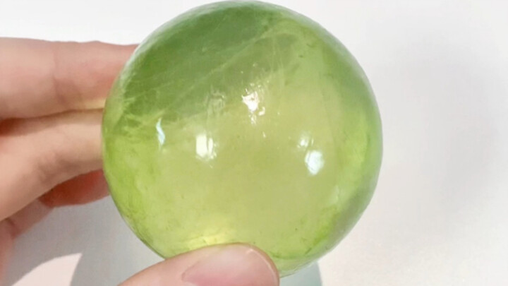 Cut a green grape fudge.