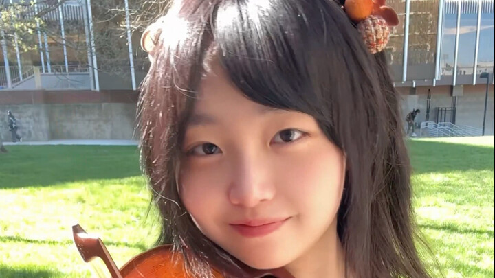 Dù còn lâu mới đến tháng Tư, nhưng chỉ cần một khoảnh khắc thôi, em có nhớ đến anh không? / Tháng Tư