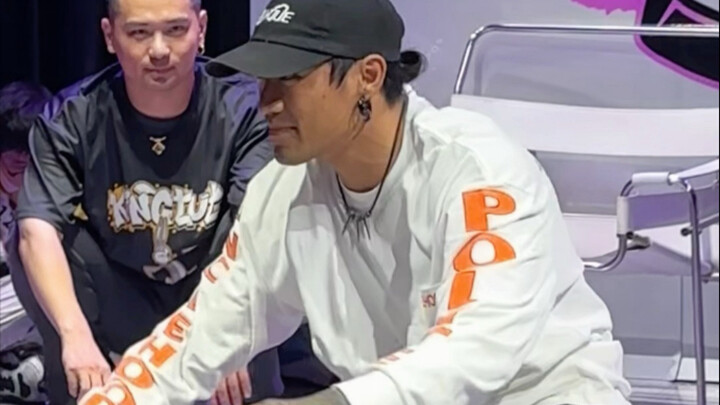 你喊得越嗨 我跳的越嗨