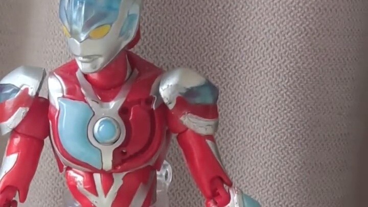 Đây hẳn là bộ KO Kamen Rider đắt nhất ngoài bộ của Chase, đúng không? Mặc dù vậy, sự thật vẫn khiến 