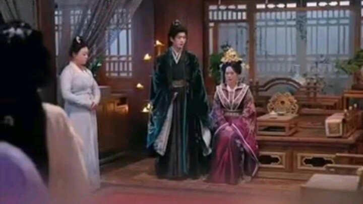 3. An ancient bracelet travels through time, making a comeback in the cold palace.!