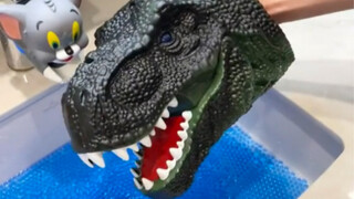 เพื่อนรักของฉัน คุณจะได้รับเครื่องยิง Tyrannosaurus Rex นี้ให้ฉันด้วยใช่ไหม?