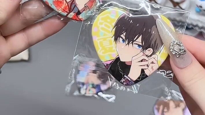 What? This small courier has been in the room for two months. Didn’t you notice the main package?